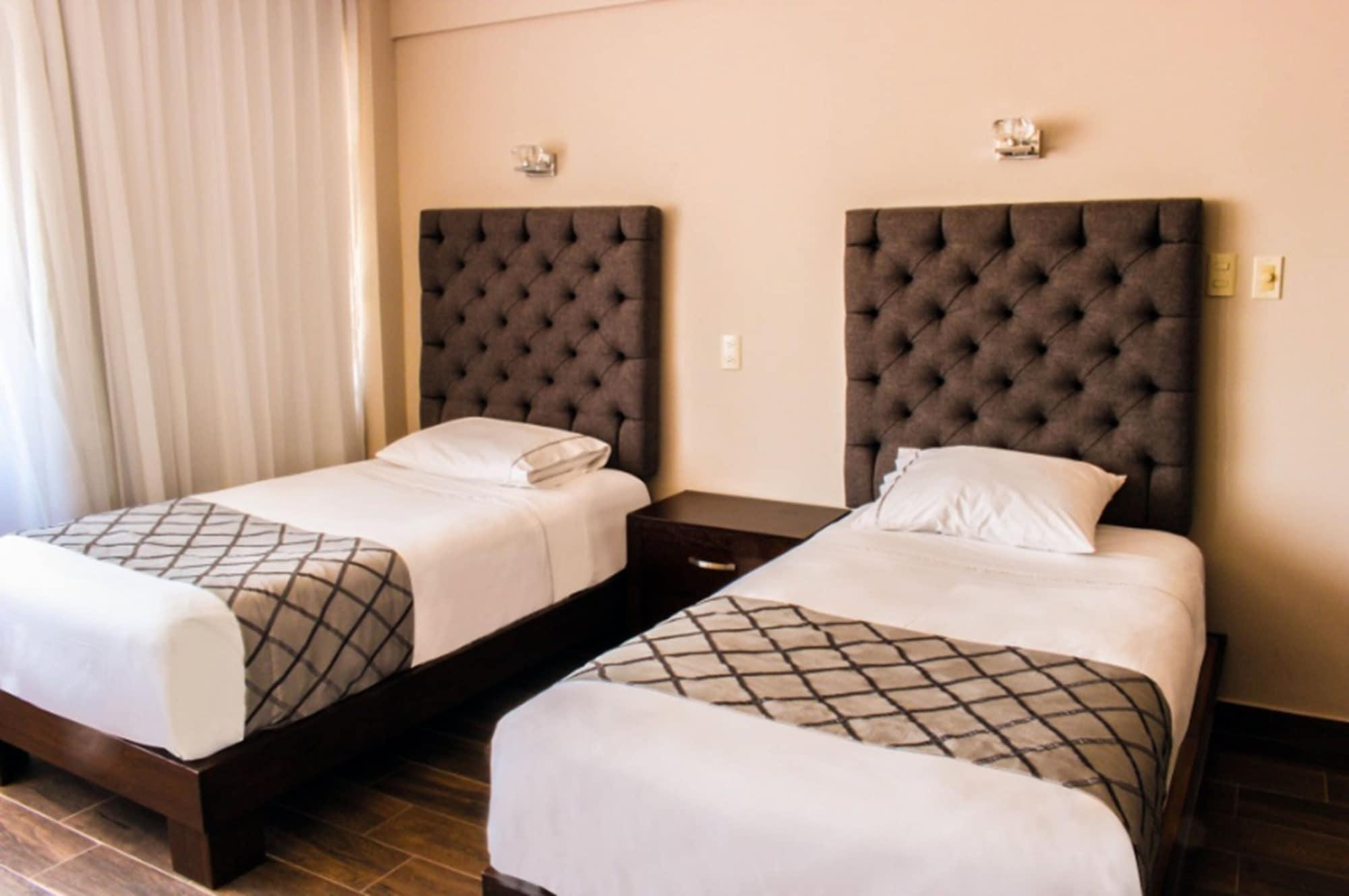 Hotel Senorial Platino Леон Екстериор снимка