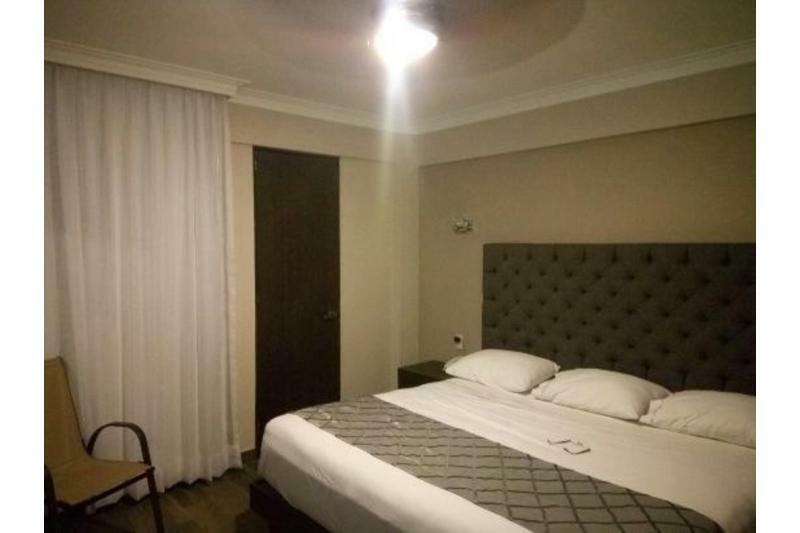 Hotel Senorial Platino Леон Екстериор снимка