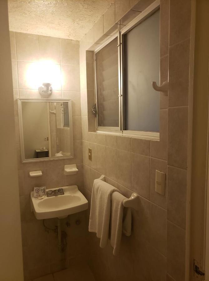 Hotel Senorial Platino Леон Екстериор снимка